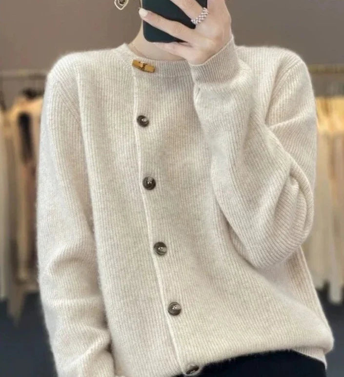 Vogue Knit Zip-Up Allure