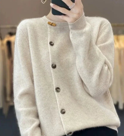 Vogue Knit Zip-Up Allure