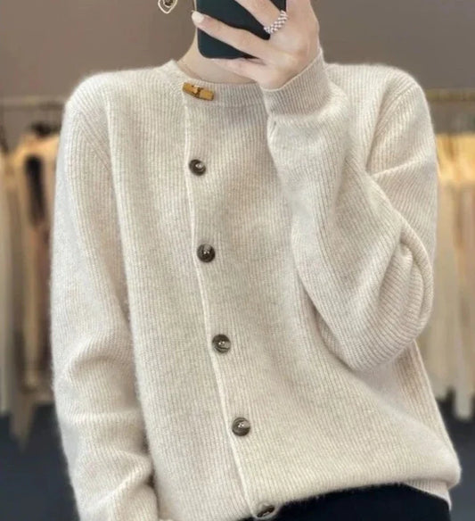 Vogue Knit Zip-Up Allure